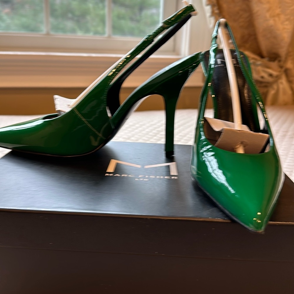 Marc Fisher sling back sandals